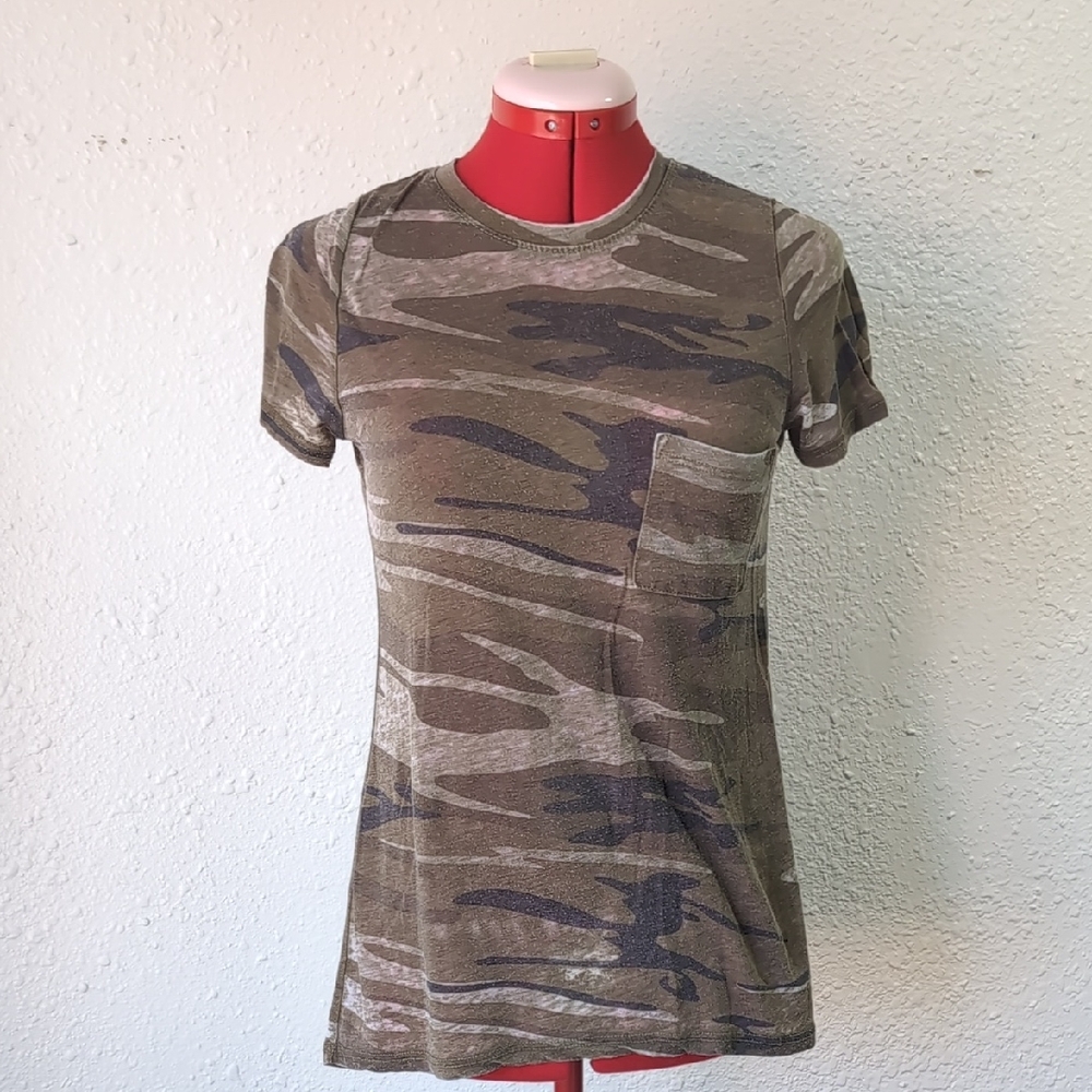 Zoe + Liv Women's Camouflage Short Sleeve Burnout Tee, XS